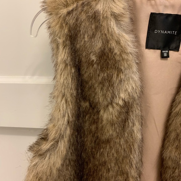 ✨FLASH SALE✨ Faux fur vest - Picture 4 of 5